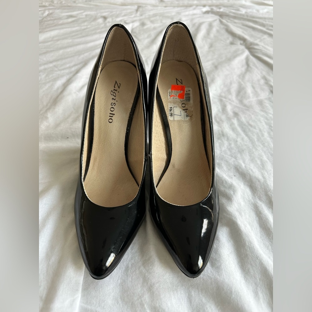 ✨ SOLD ✨ Zigi Soho Christina Black Patent Shiny Pointed Toe Wedges Heels SZ 7